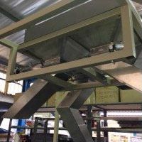 Steel support frame for the hoppers of the batching and distribution system